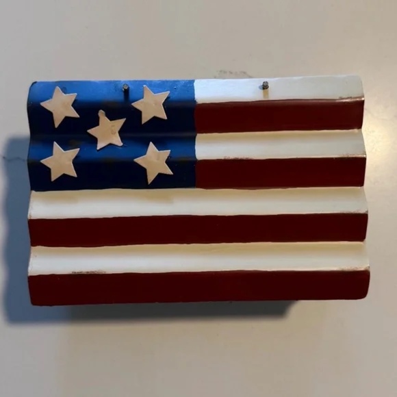 Russ Berrie | Vintage Handpainted USA Patriotic Flag Metal Utensil Basket - Picture 2 of 10